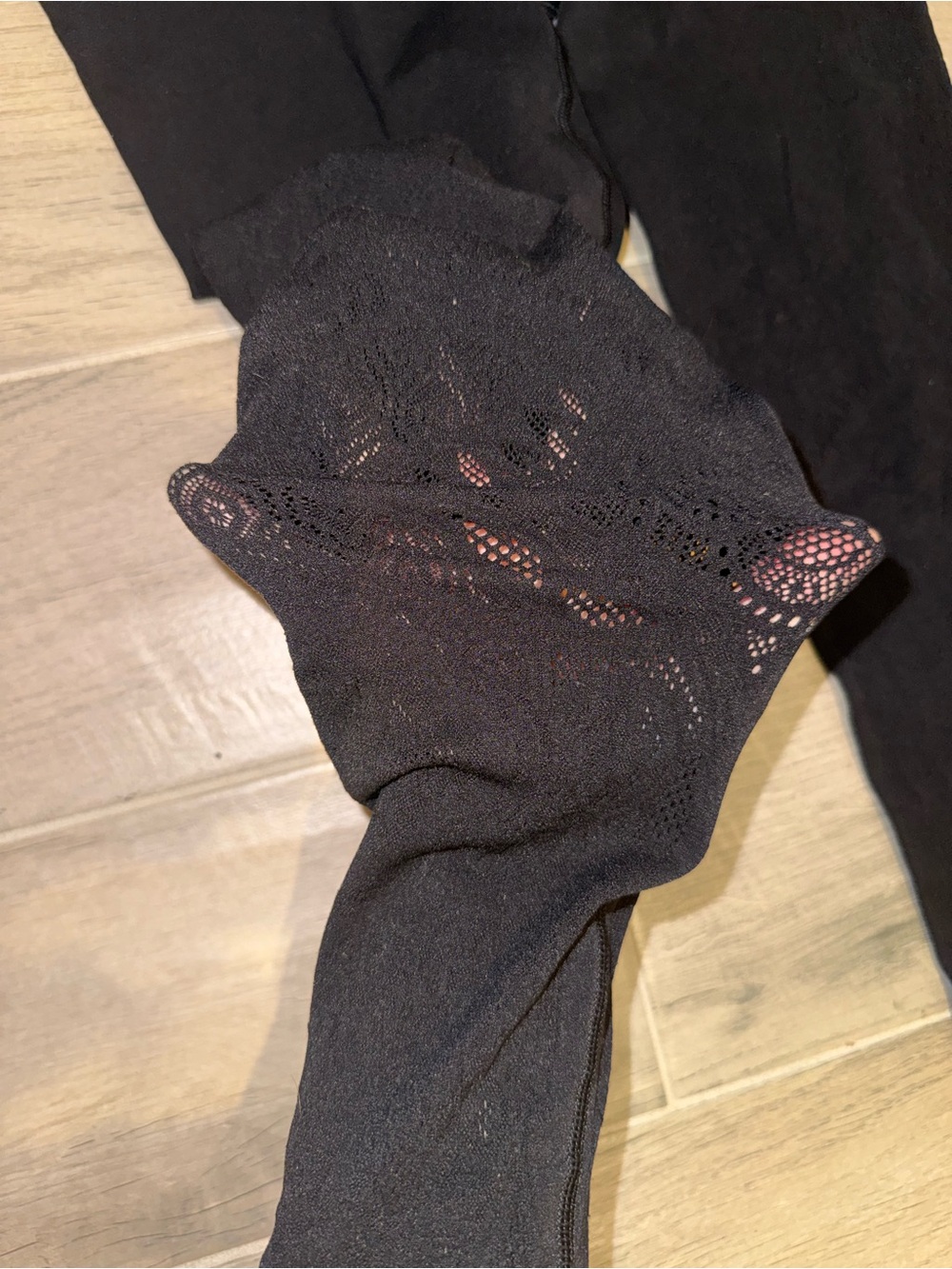 Lululemon Black Lace-Detail High Waist Leggings Size 8 - Picture 4 of 6